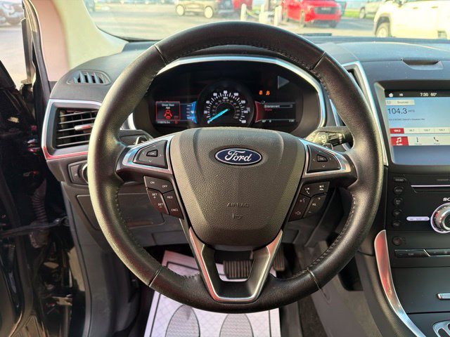 Used 2018 Ford Edge Titanium FWD image 15