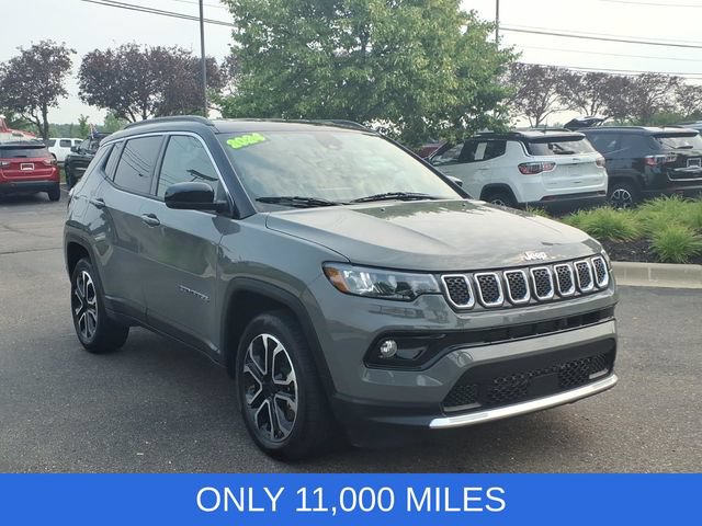Used 2024 Jeep Compass Limited AWD/4WD image 3