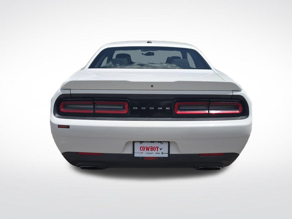 Used 2022 Dodge Challenger R/T RWD image 4