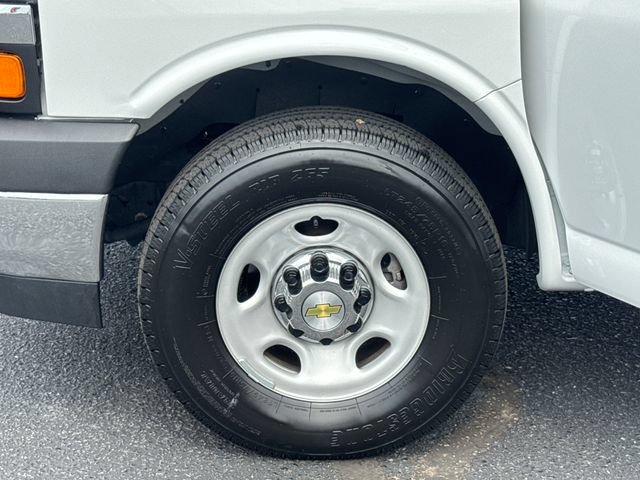 Used 2025 Chevrolet Express 3500 LT w/ LT Preferred Equipment Group RWD image 24