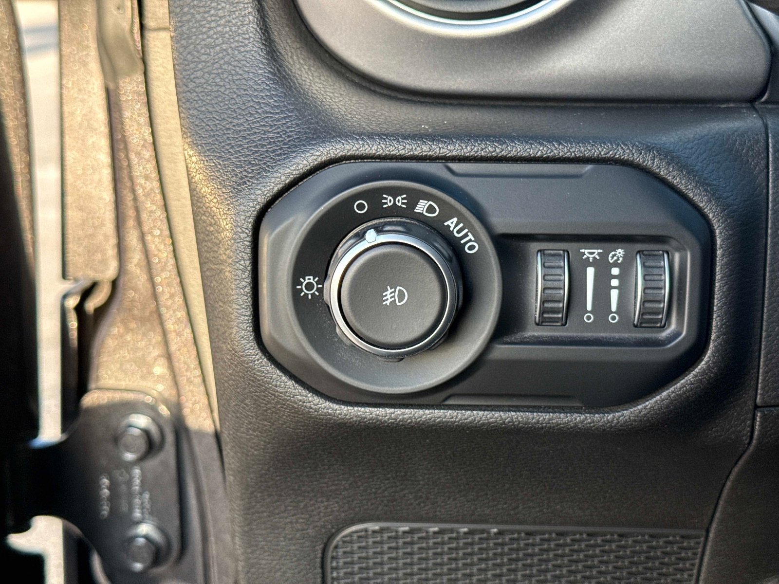 Certified 2021 Jeep Wrangler Sport image 24