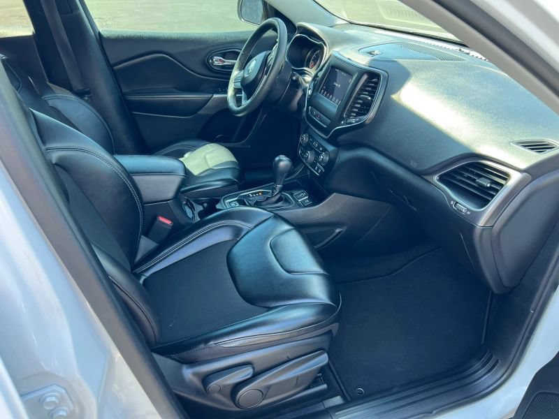 Used 2020 Jeep Cherokee Latitude Plus FWD image 7