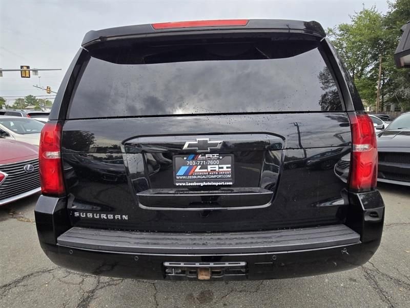 Used 2015 Chevrolet Suburban LT image 7