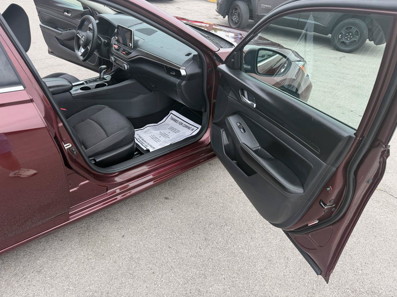 Used 2024 Nissan Altima 2.5 SV FWD image 15