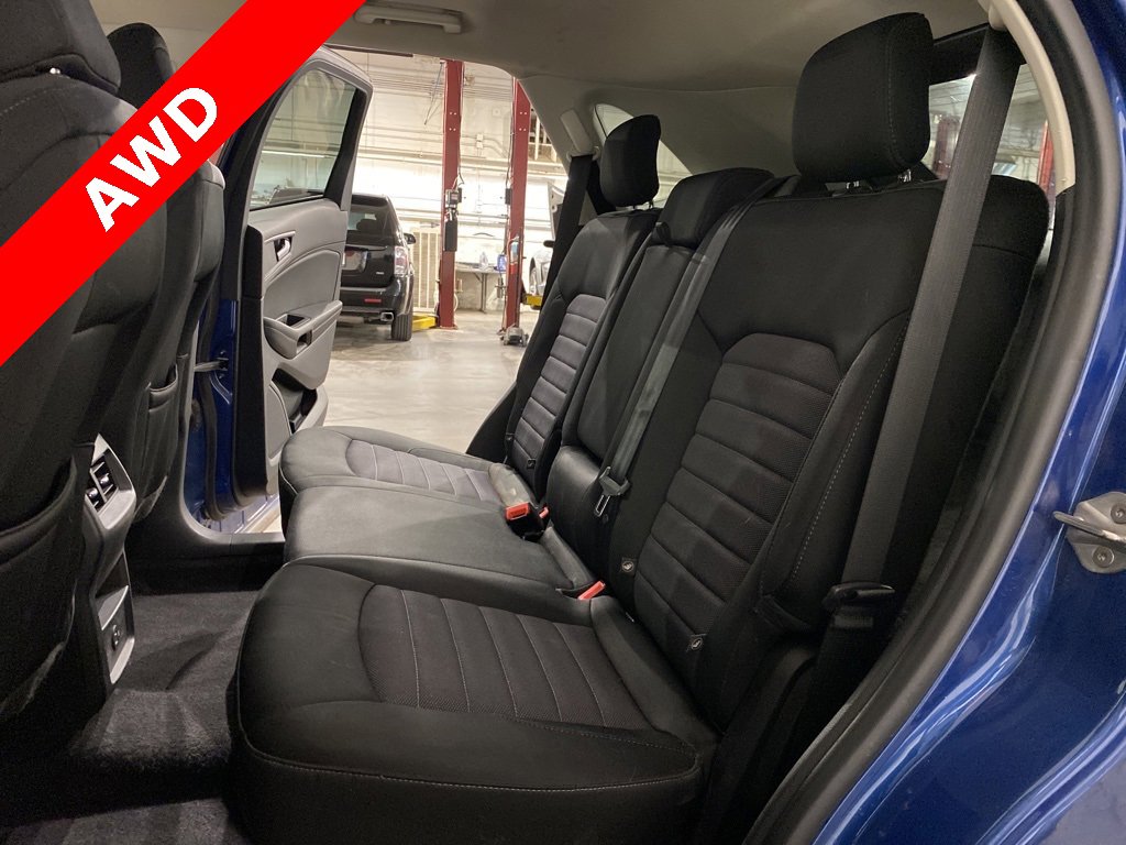 Used 2021 Ford Edge SE image 10