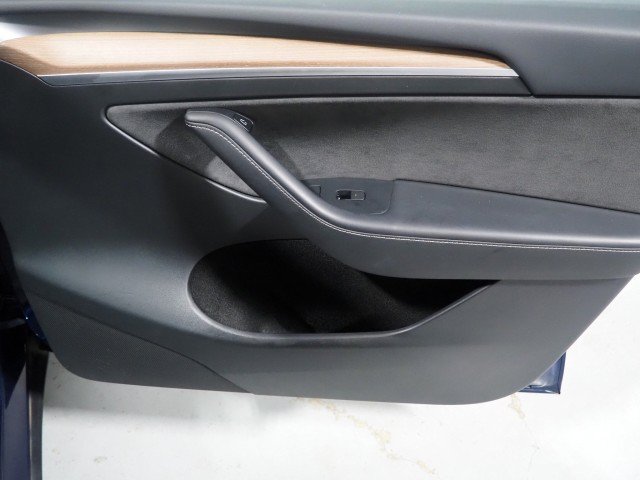 Used 2023 Tesla Model Y Long Range AWD/4WD image 60
