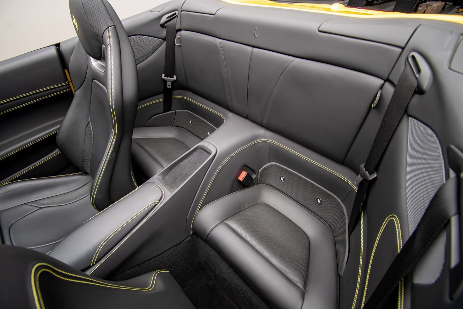 Used 2019 Ferrari Portofino RWD image 24