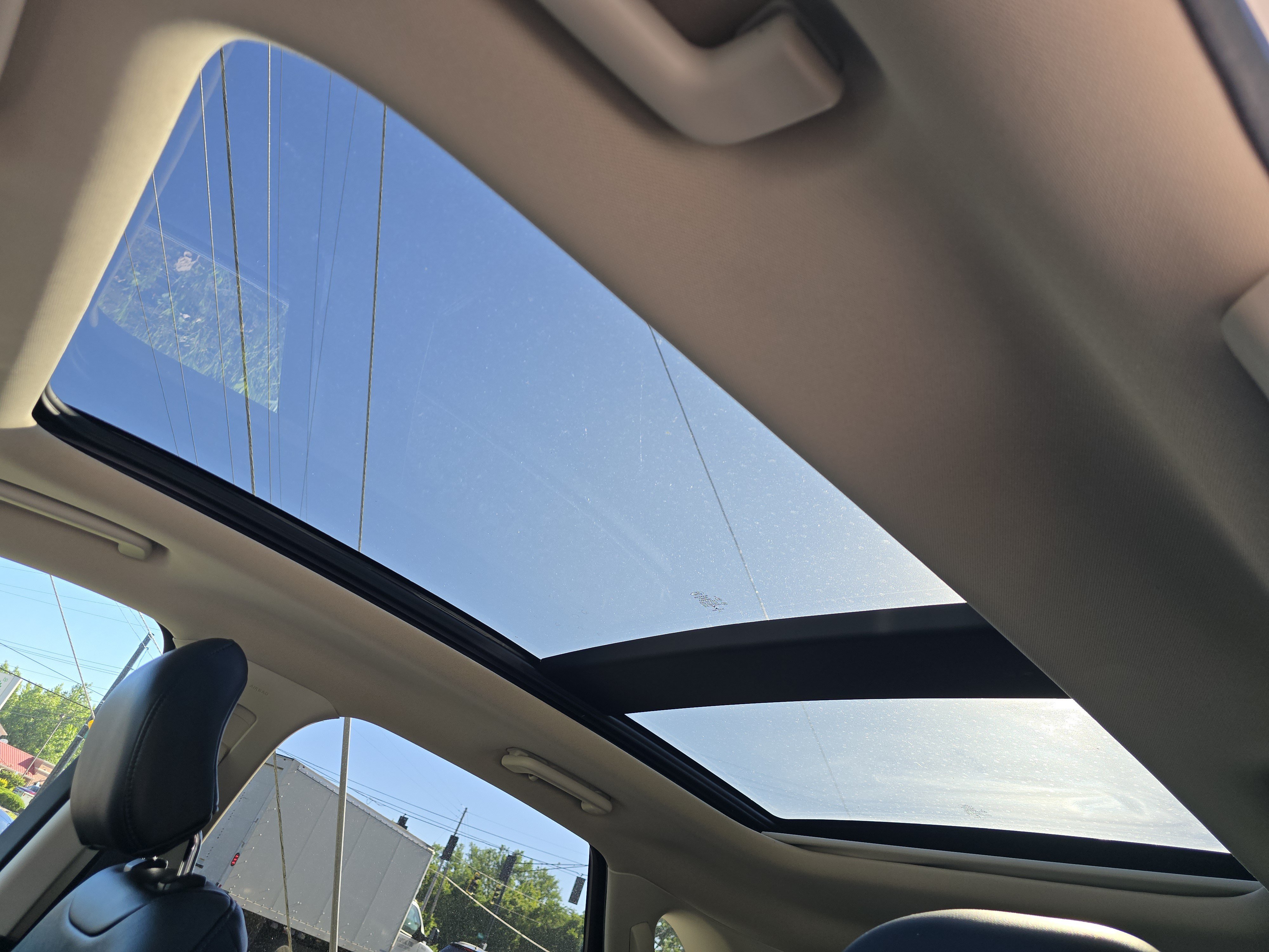 Used 2018 Ford Edge SEL w/ Equipment Group 201A FWD image 9