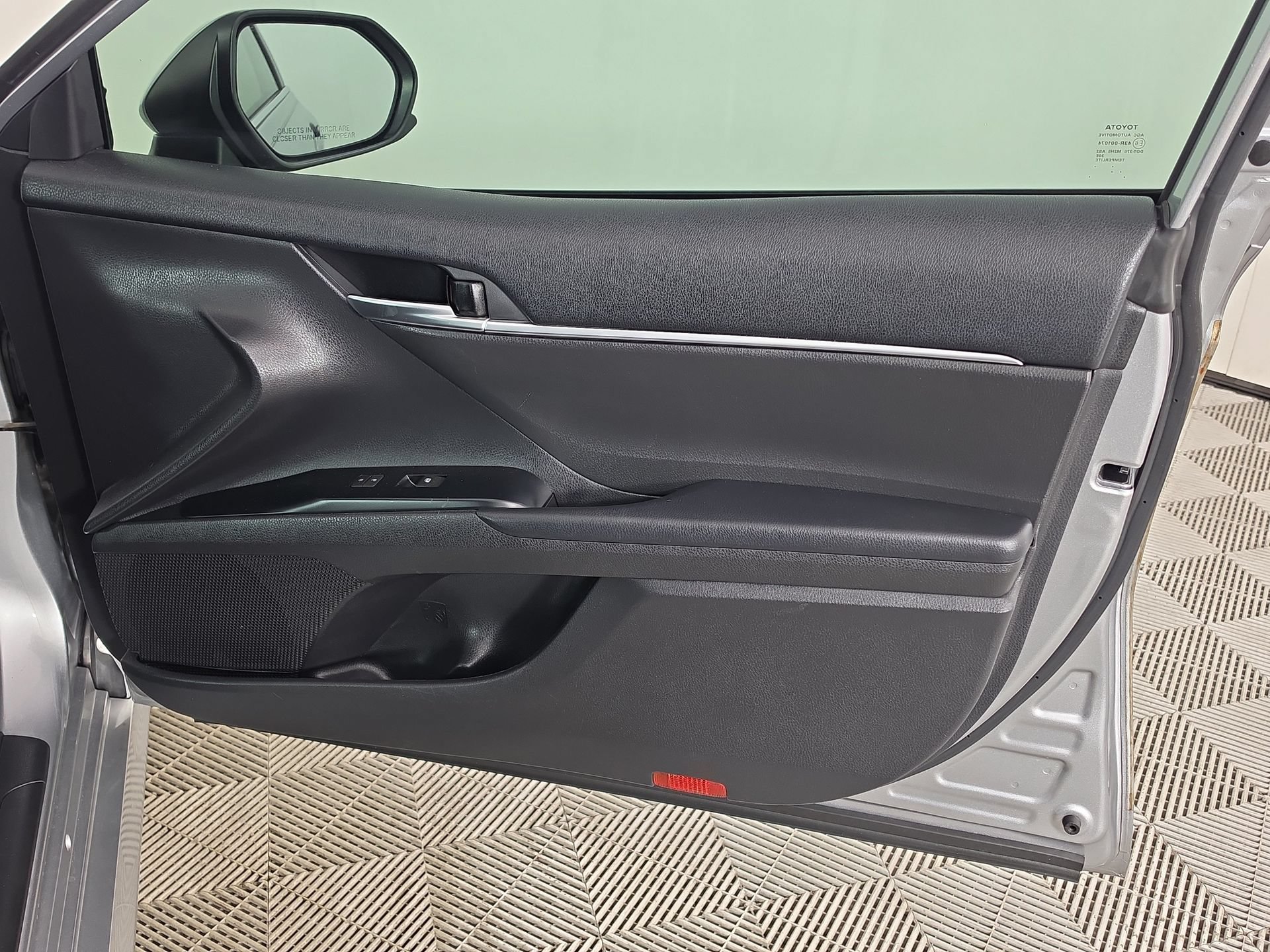 Used 2020 Toyota Camry LE FWD image 42