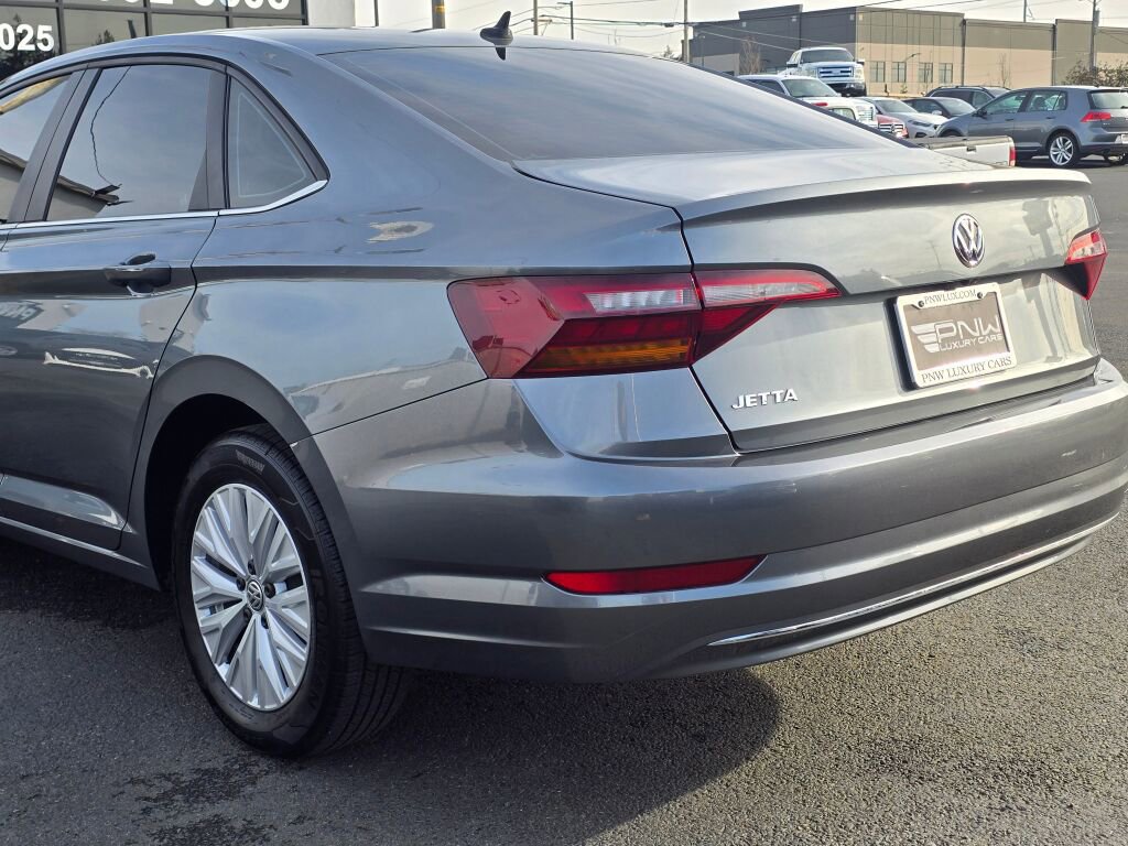 Used 2019 Volkswagen Jetta R-Line image 9