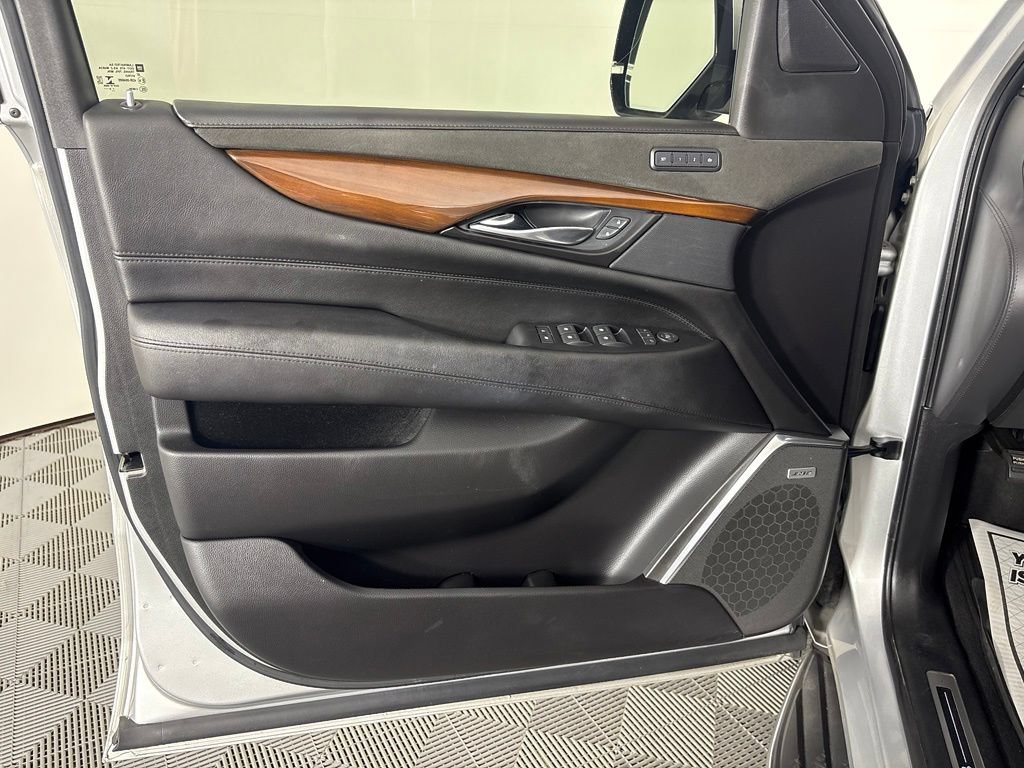Used 2020 Cadillac Escalade 2WD image 12