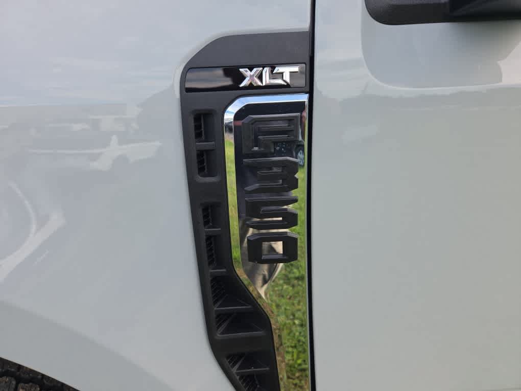 New 2026 Ford F350 XLT AWD/4WD image 10