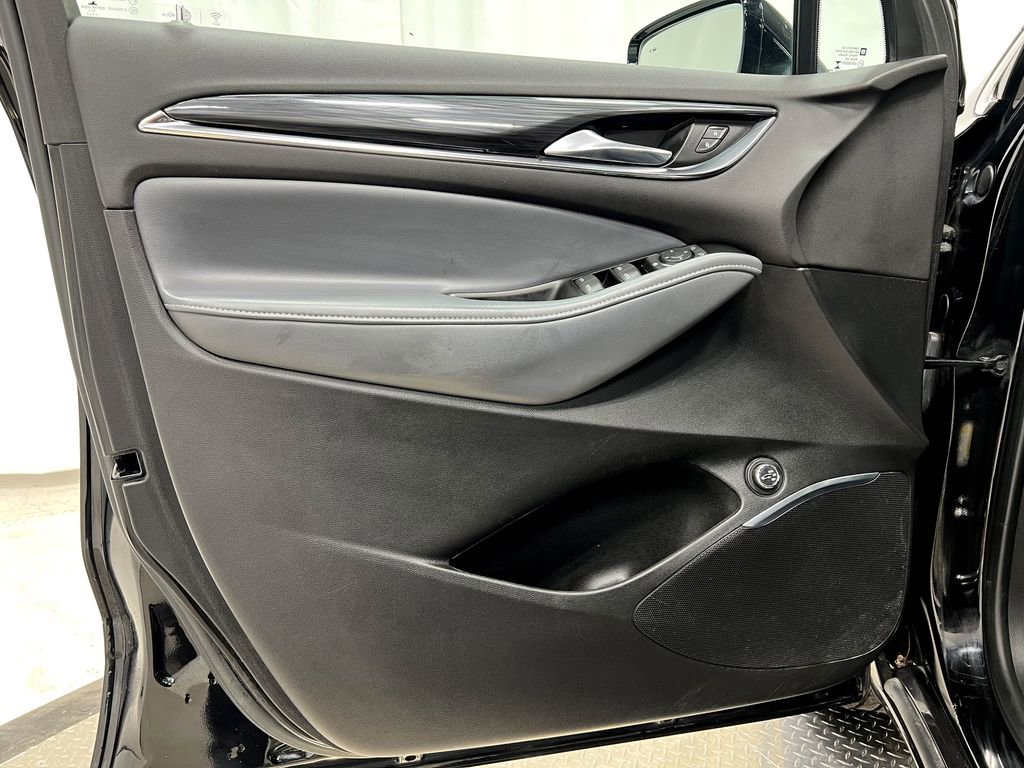 Used 2018 Buick Enclave Essence image 14