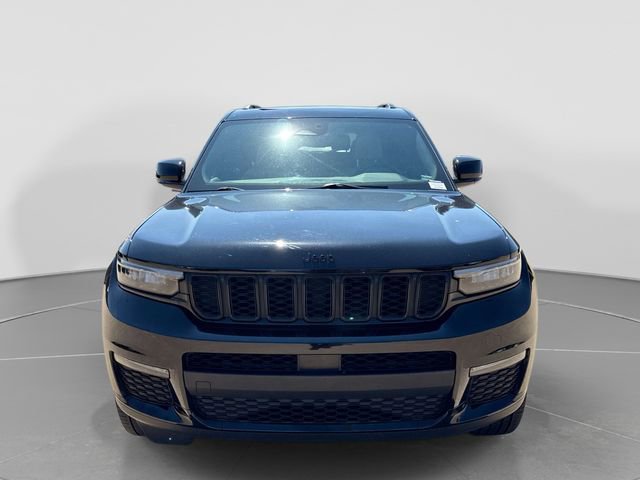 Used 2024 Jeep Grand Cherokee L Limited w/ Black Appearance Package image 9