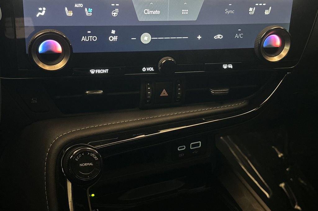 Certified 2025 Lexus NX 350 AWD w/ Accessory Package (2T) image 20