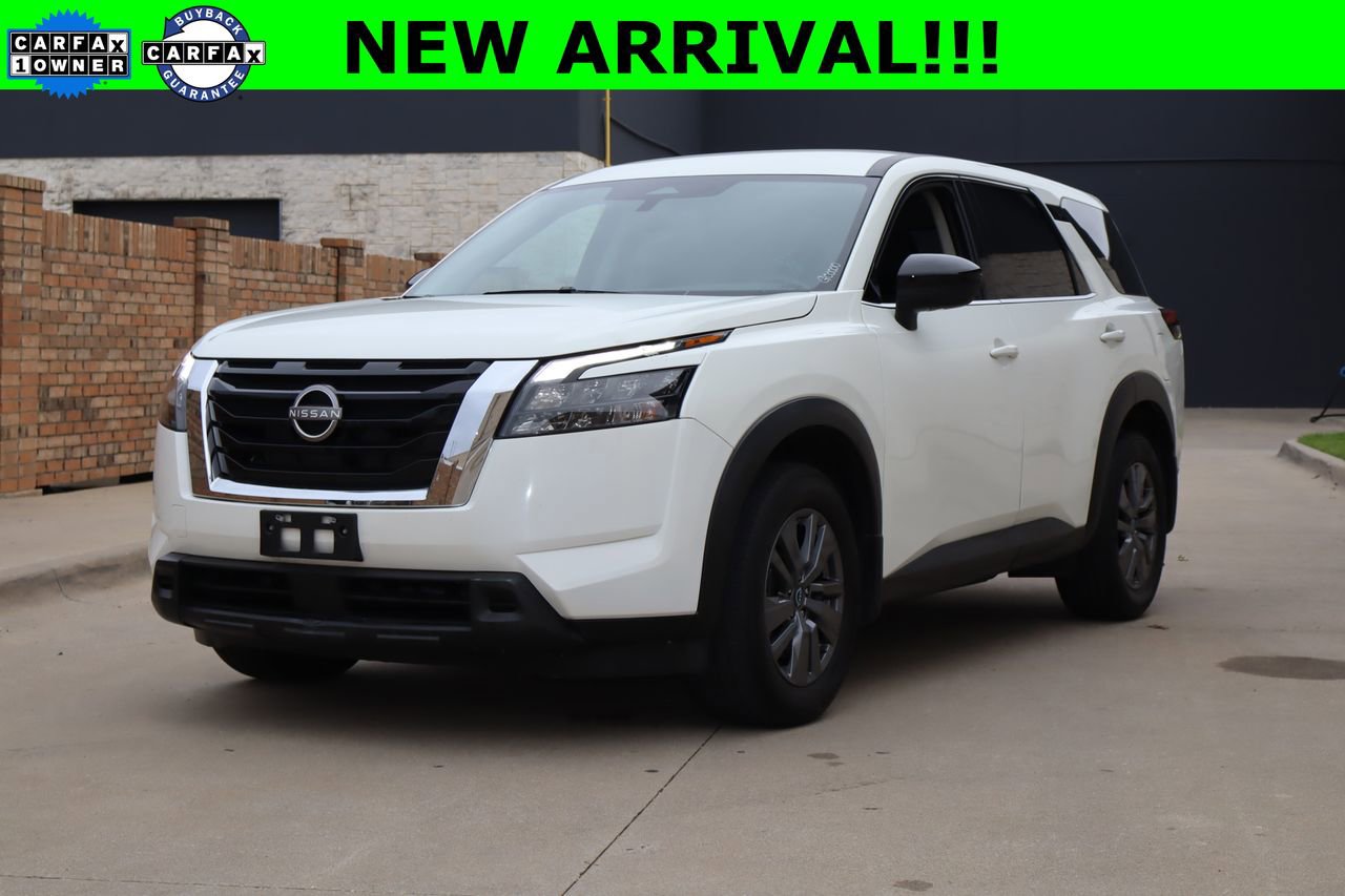 Used 2024 Nissan Pathfinder S image 1