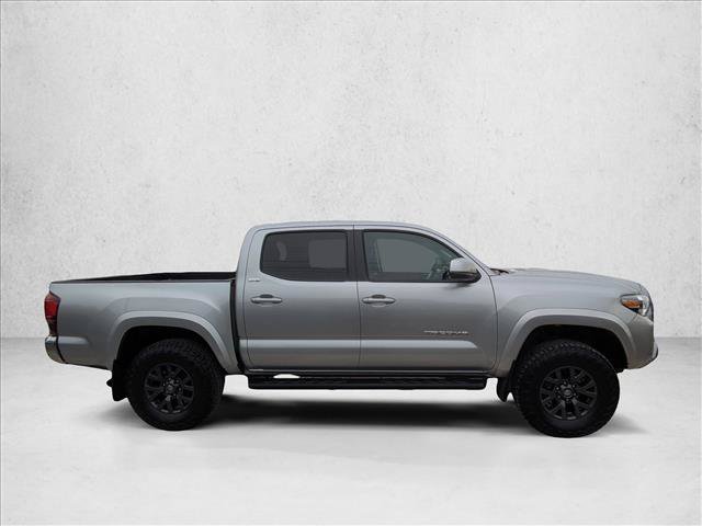 Used 2022 Toyota Tacoma SR5 AWD/4WD image 4