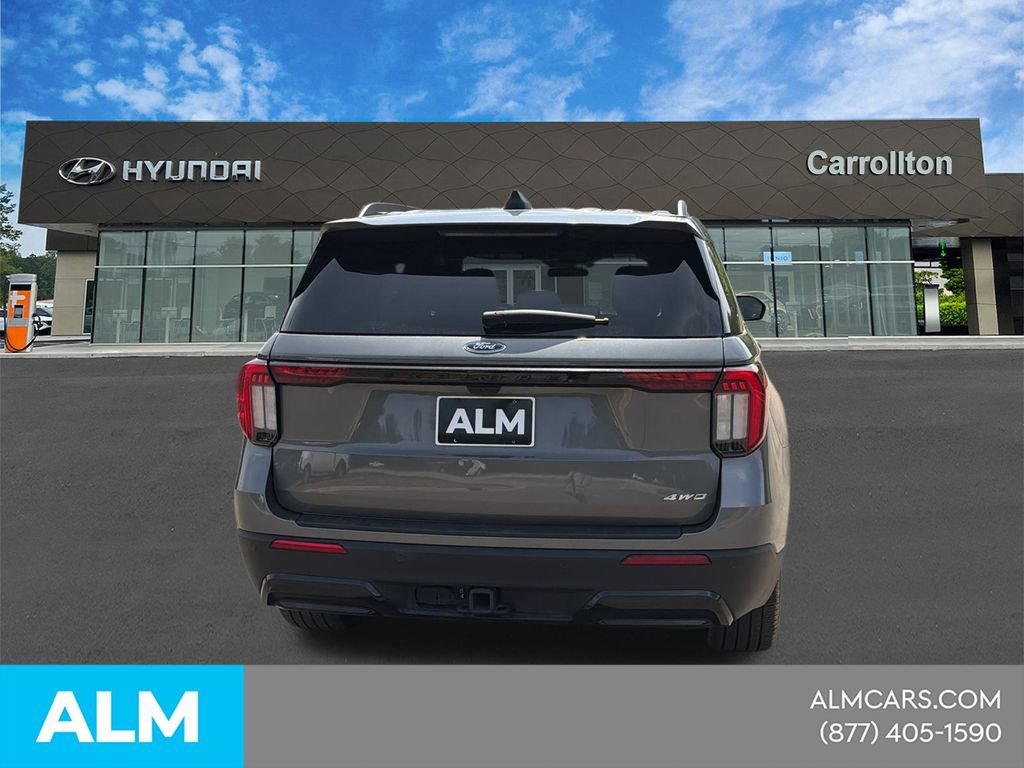 Used 2025 Ford Explorer ST-Line w/ ST-Line Street Pack AWD/4WD image 8