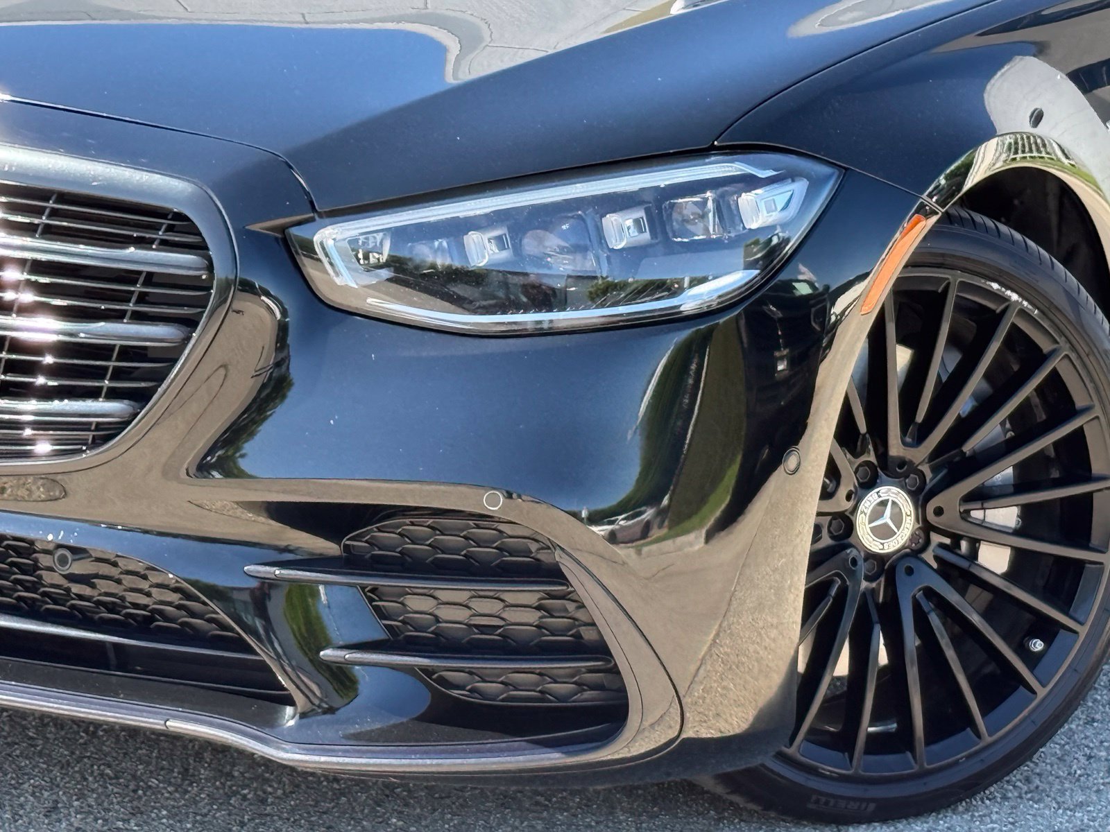Used 2021 Mercedes-Benz S 580 4MATIC Sedan image 3