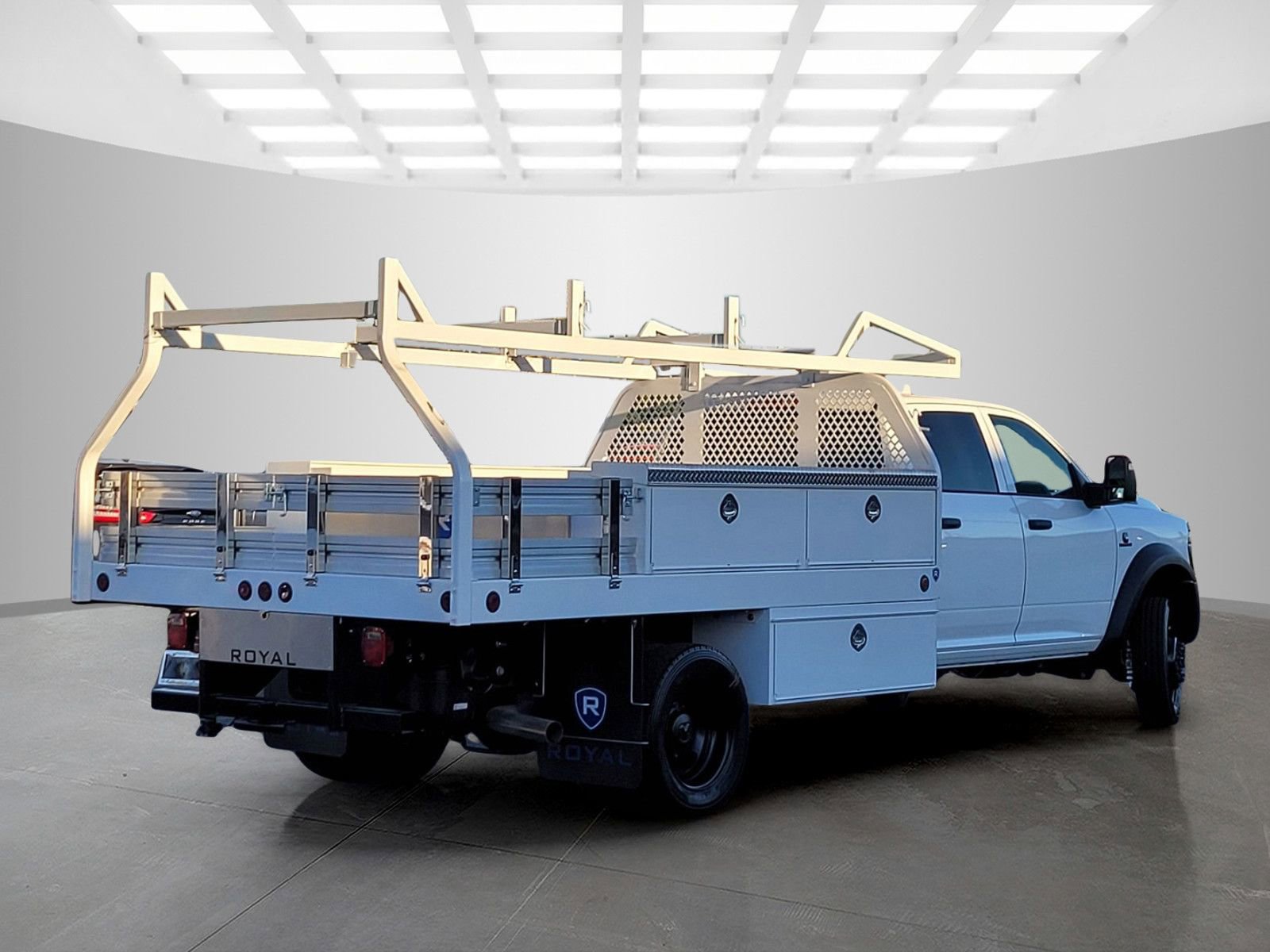 New 2025 RAM 5500 Tradesman AWD/4WD image 4