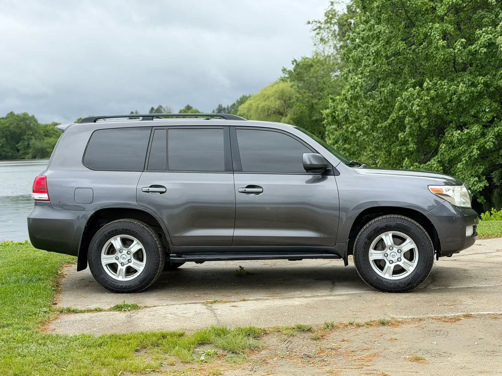 Used 2011 Toyota Land Cruiser w/ Upgrade Pkg AWD/4WD image 18