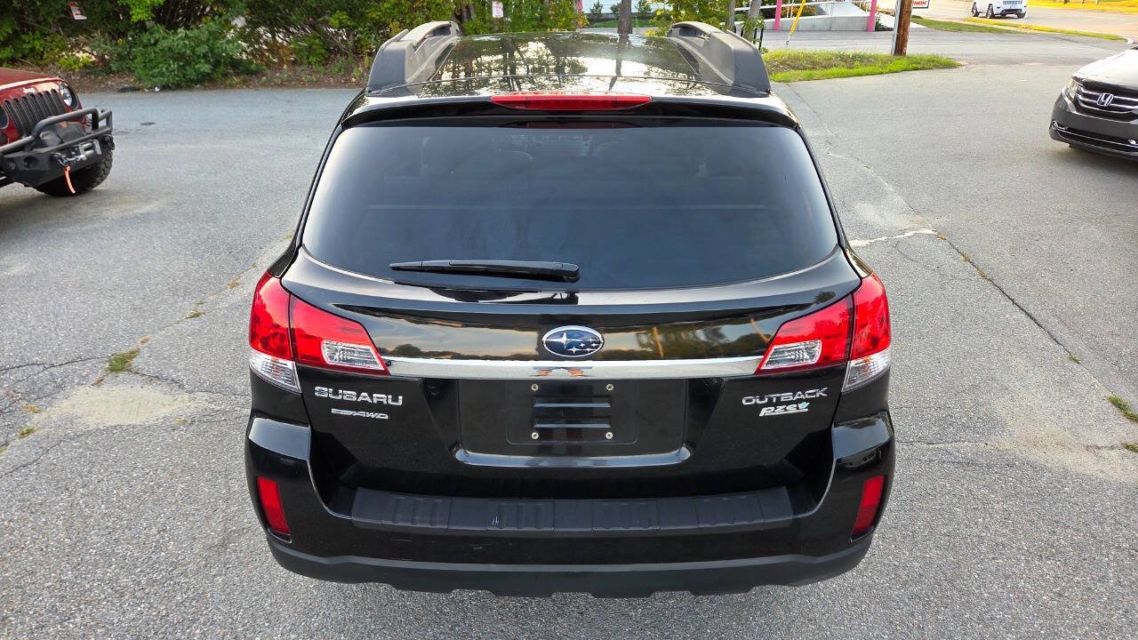 Used 2010 Subaru Outback 2.5i Limited AWD/4WD image 12