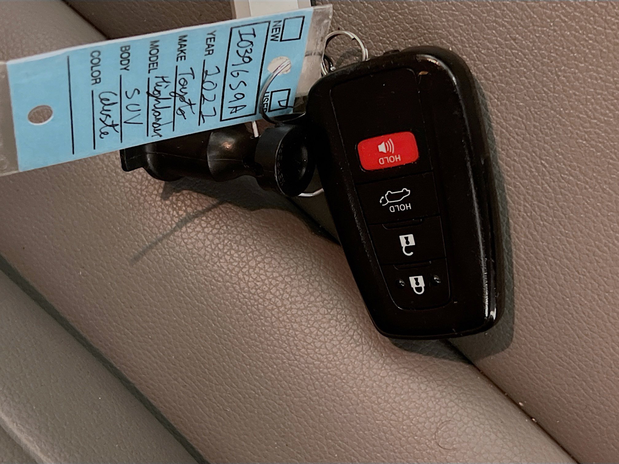 Used 2021 Toyota Highlander XLE FWD image 36
