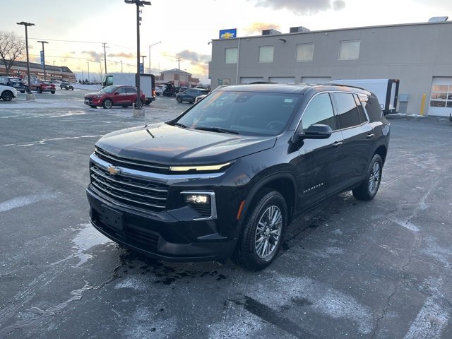 Used 2025 Chevrolet Traverse LT