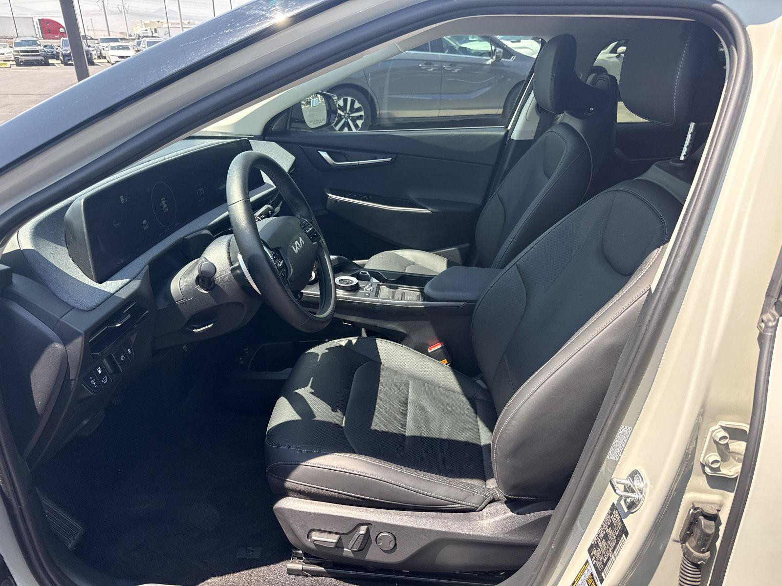 Used 2023 Kia EV6 Wind w/ Wind Technology Package AWD/4WD image 16