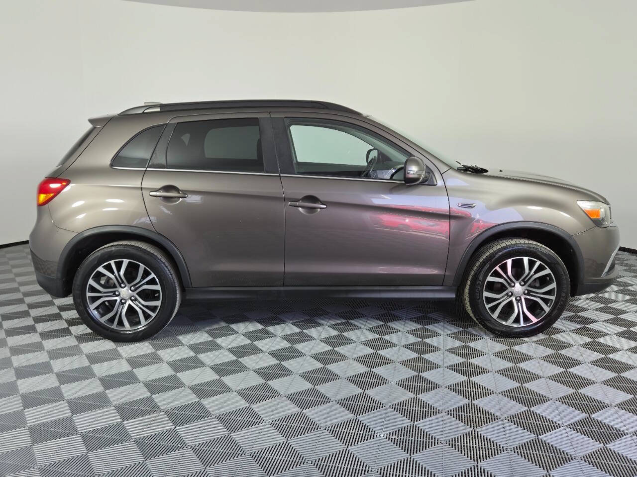 Used 2017 Mitsubishi Outlander Sport SEL AWD/4WD image 8