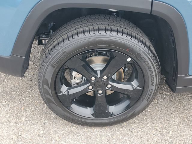 New 2026 Jeep Grand Cherokee Limited w/ Limited Altitude Package AWD/4WD image 5