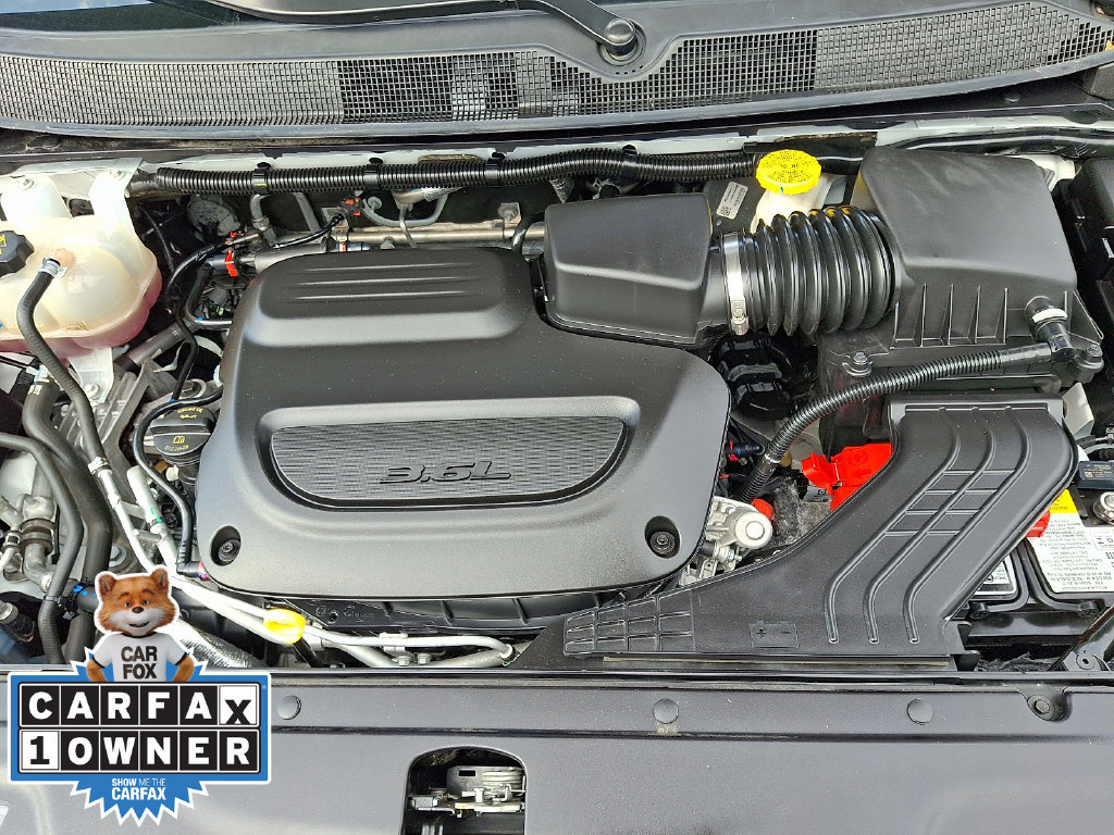 Used 2024 Chrysler Pacifica Touring-L FWD image 27