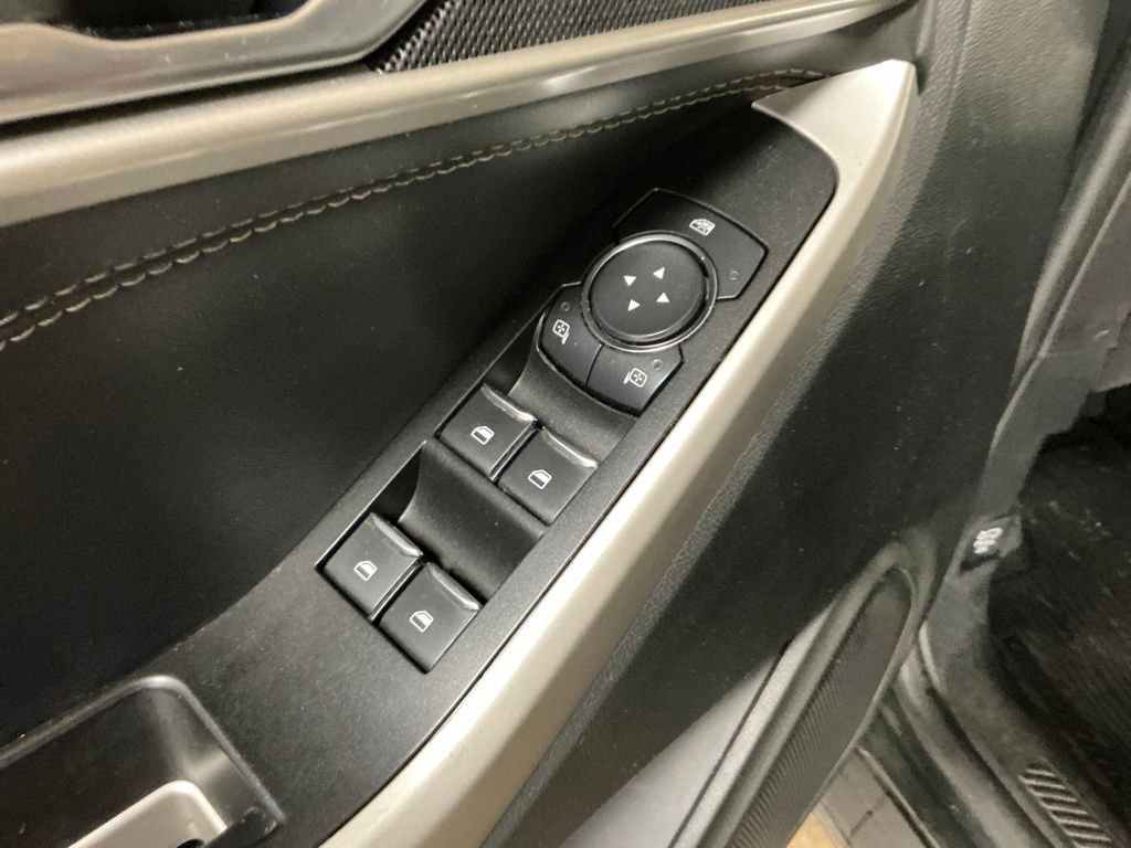 Used 2022 Ford Explorer XLT w/ Equipment Group 202A image 12