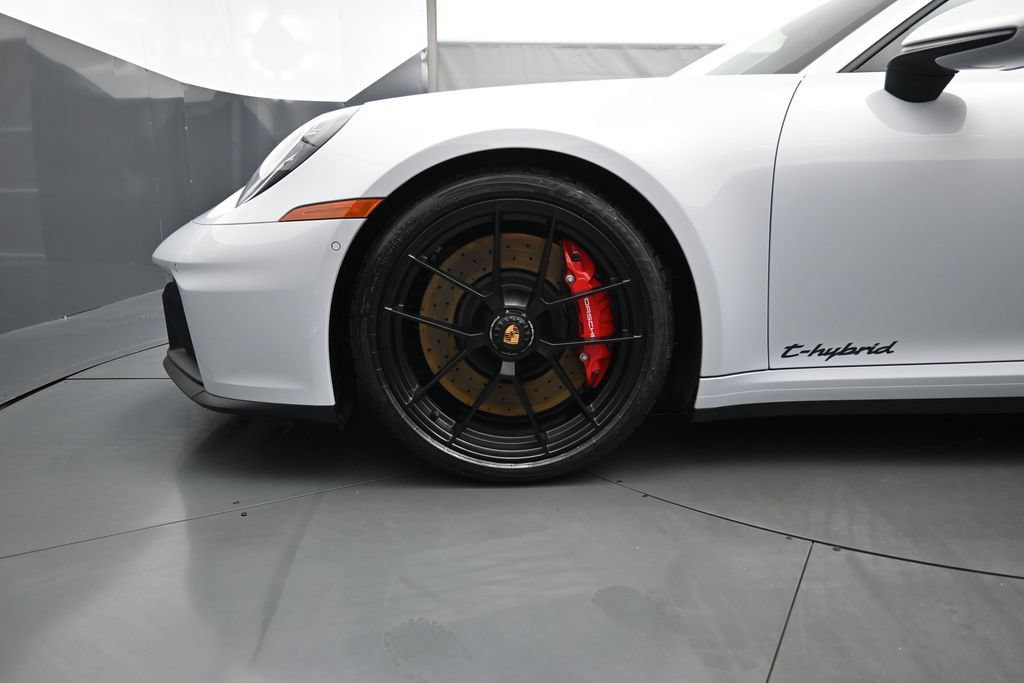 Used 2026 Porsche 911 Carrera GTS RWD image 8