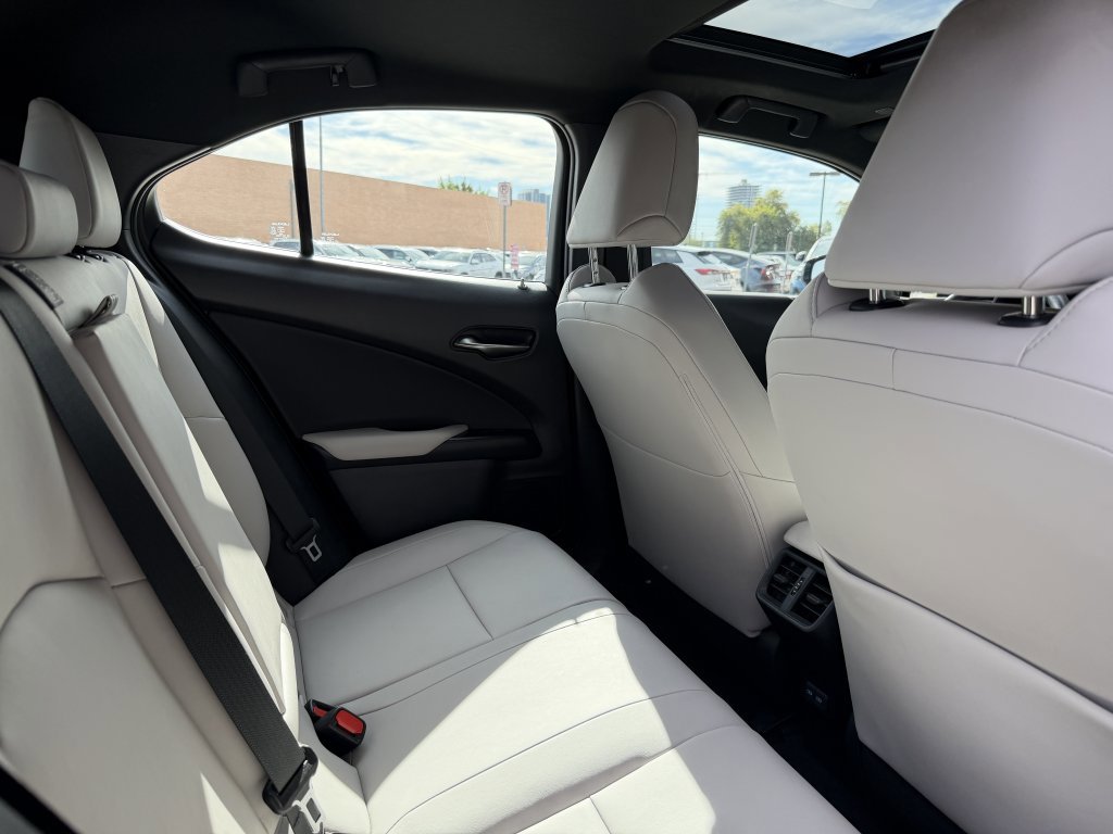 Used 2024 Lexus UX 250h FWD image 36