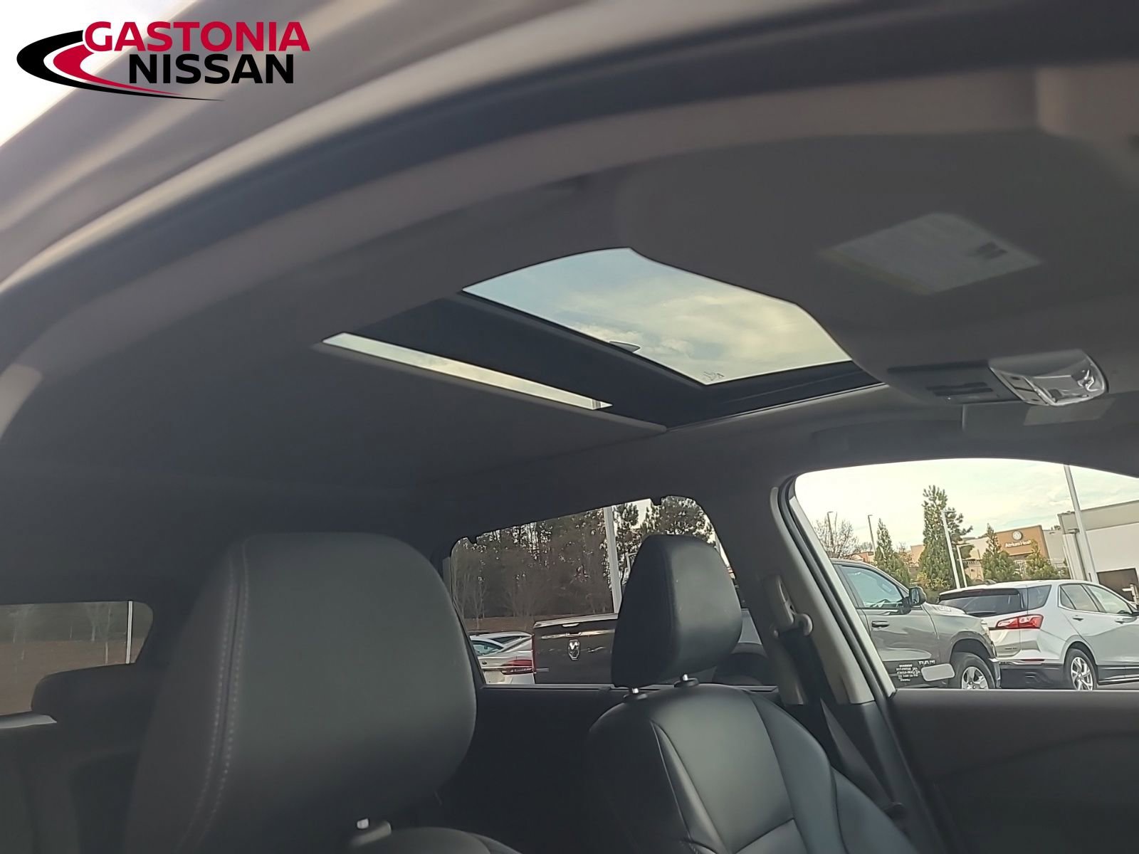 Used 2021 Nissan Rogue SL w/ Premium Package image 23