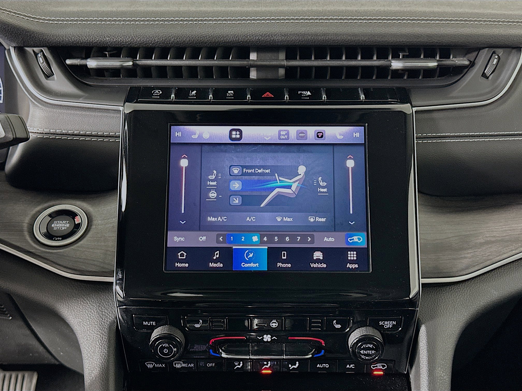 Used 2022 Jeep Grand Cherokee Limited image 23