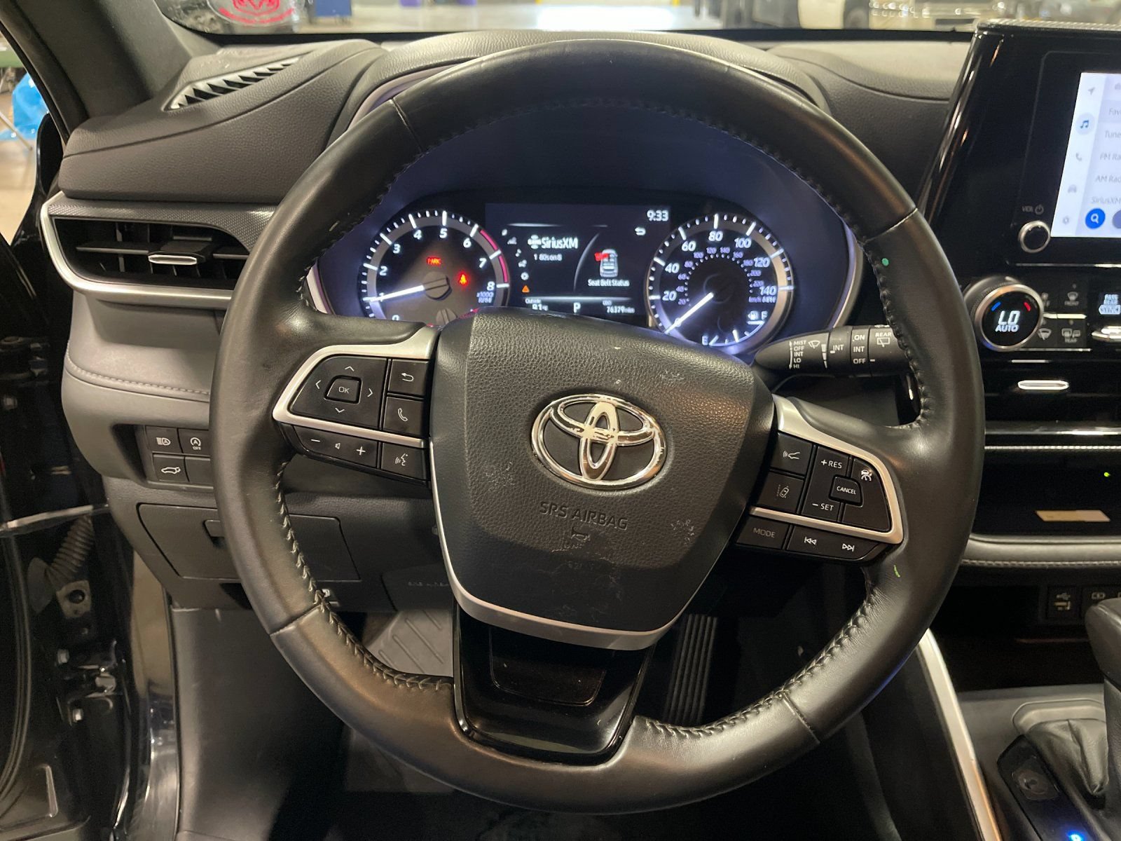 Used 2023 Toyota Highlander XSE FWD image 27