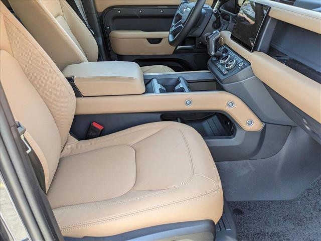 New 2025 Land Rover Defender 130 S image 18