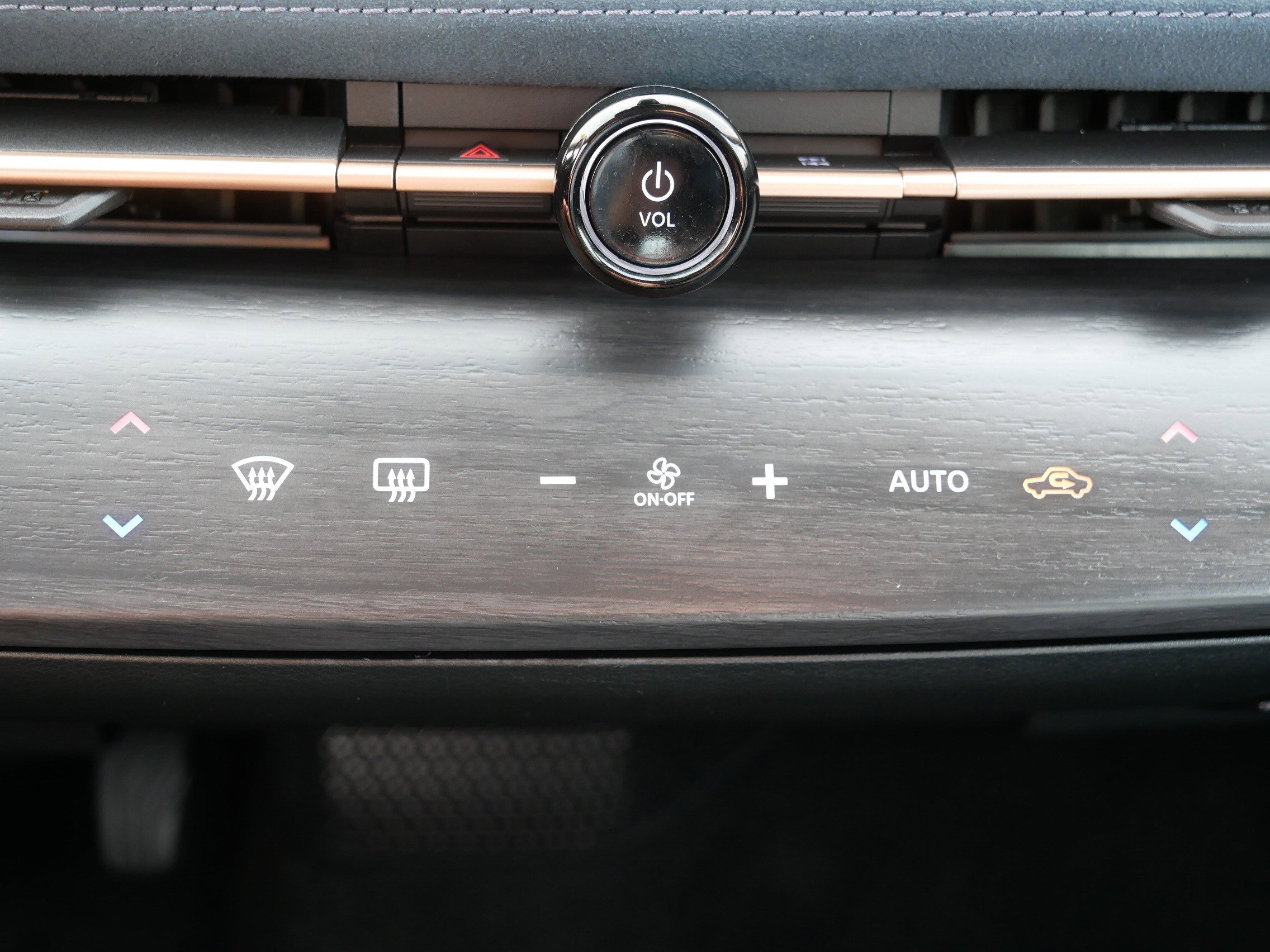 Certified 2023 Nissan Ariya AWD/4WD image 23