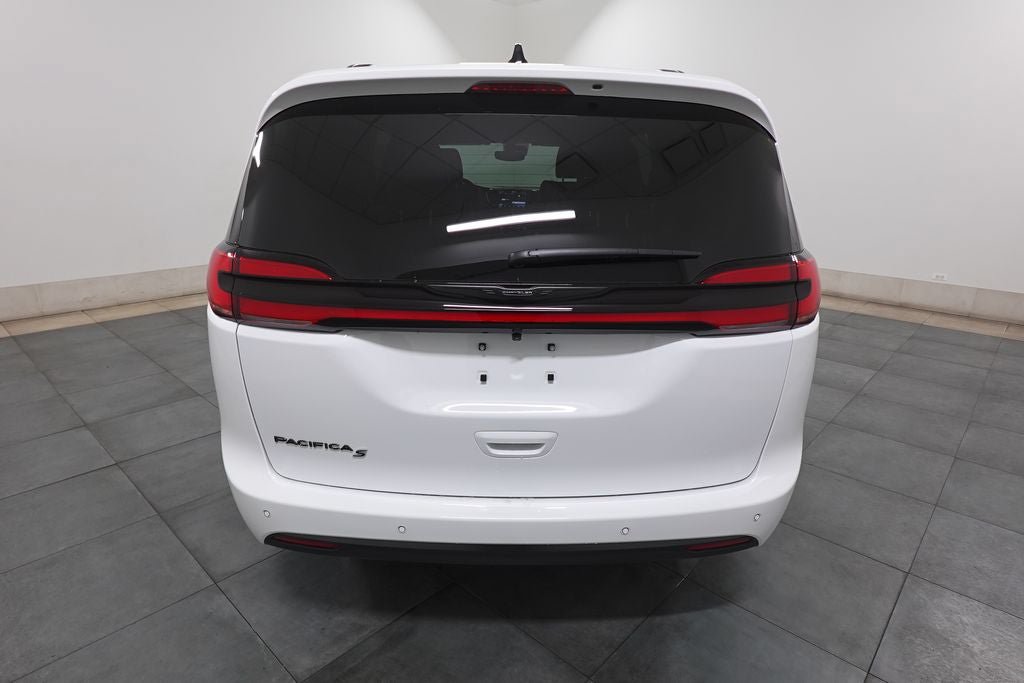 New 2026 Chrysler Pacifica Select w/ S Appearance Package FWD image 5
