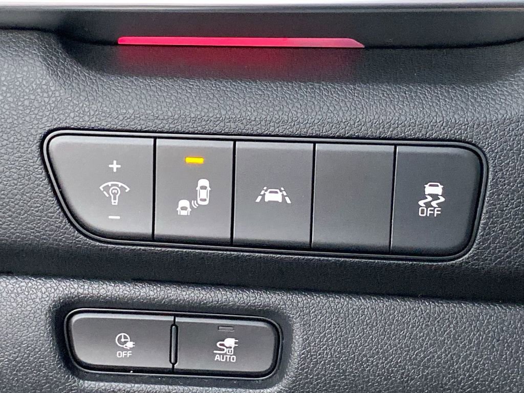 Used 2021 Kia Niro EX Premium w/ Cold Weather Package image 33