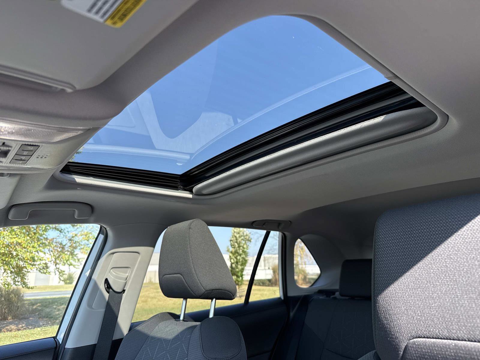 Used 2022 Toyota RAV4 XLE image 3