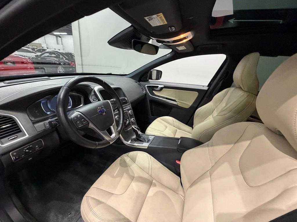 Used 2016 Volvo XC60 T5 Platinum FWD image 16