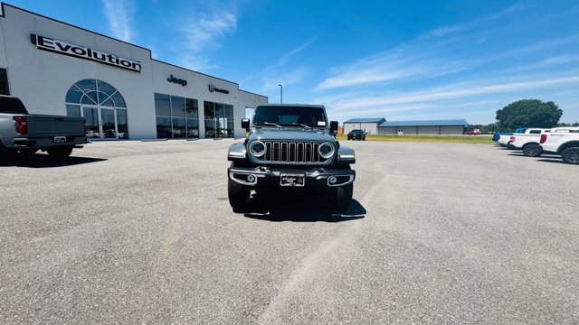 New 2026 Jeep Wrangler Unlimited Sahara w/ Technology Group