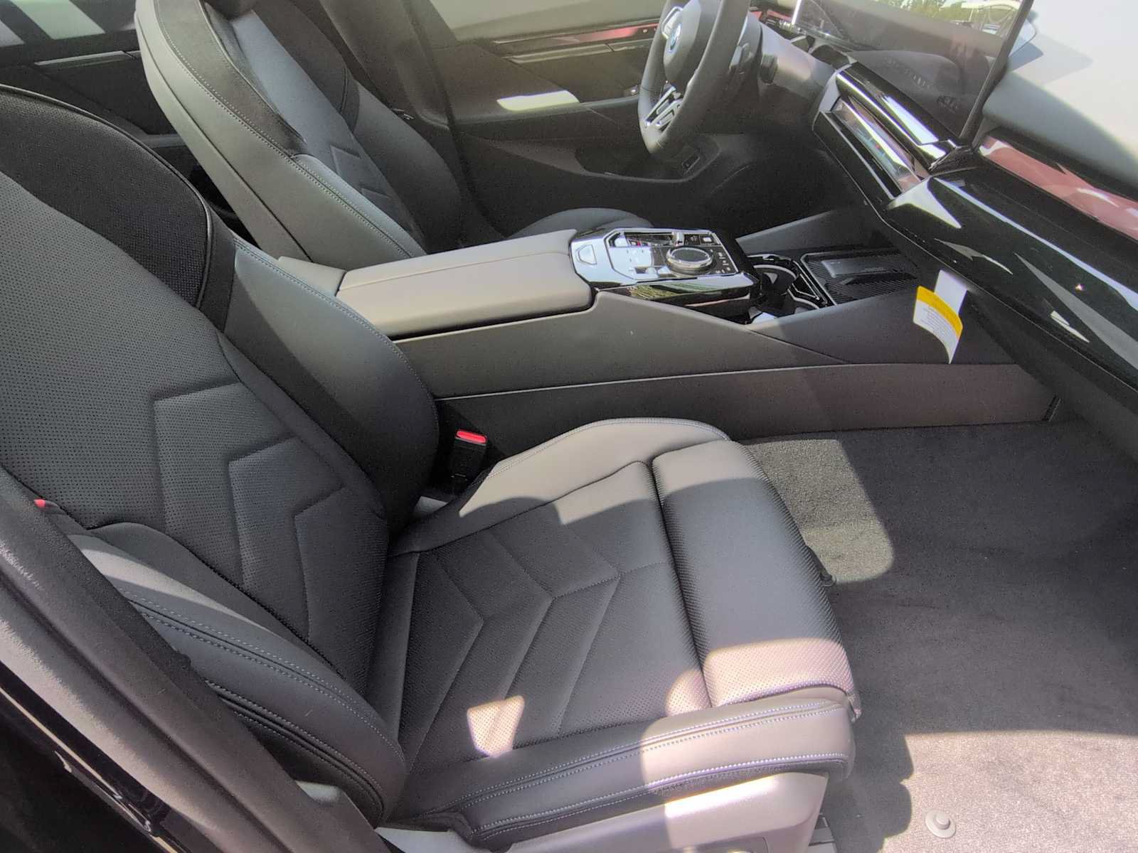New 2027 BMW 550e xDrive AWD/4WD image 23