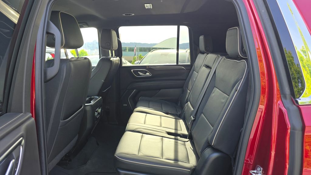 Used 2022 GMC Yukon XL SLT w/ SLT Luxury Package AWD/4WD image 16