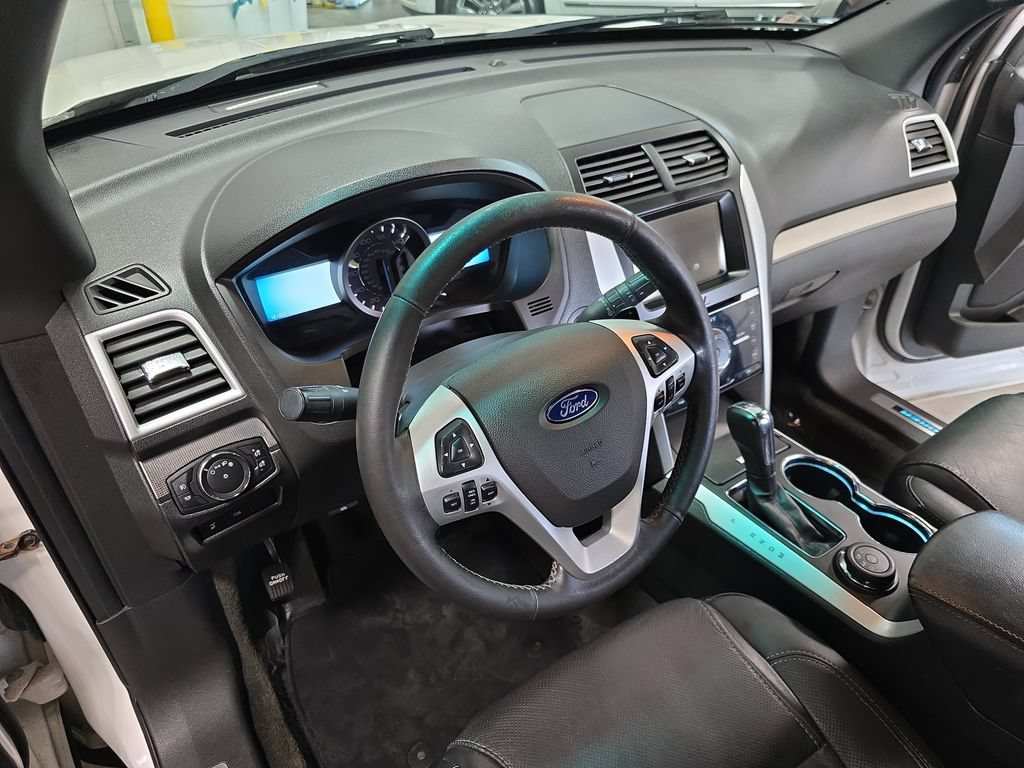 Used 2015 Ford Explorer Sport w/ Equipment Group 401A AWD/4WD image 17