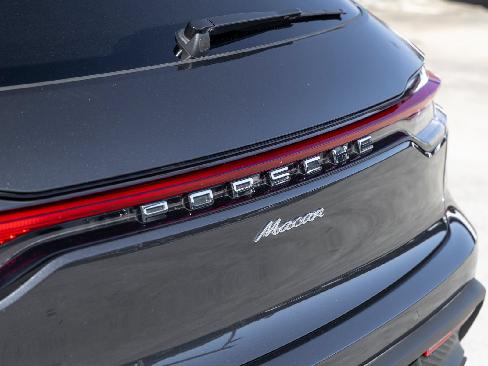 Certified 2023 Porsche Macan AWD/4WD image 19