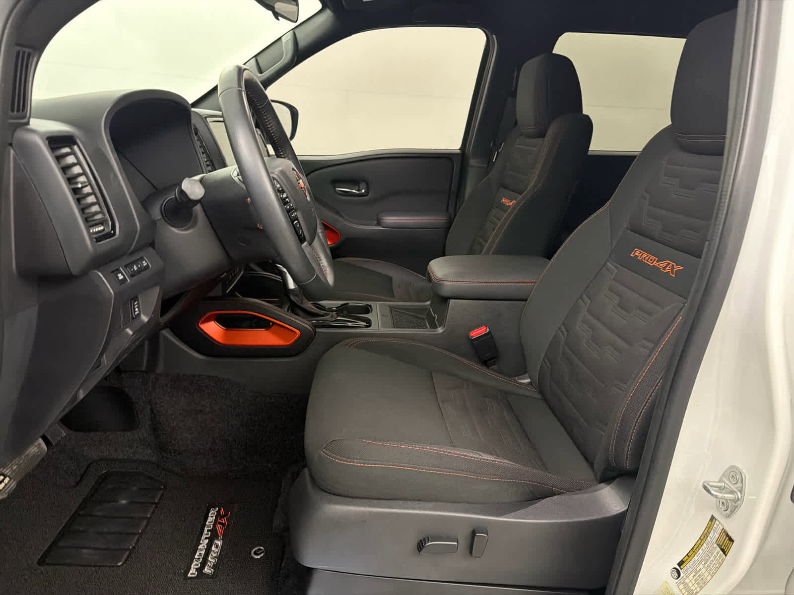 Used 2023 Nissan Frontier PRO-4X w/ Pro Convenience Package image 13